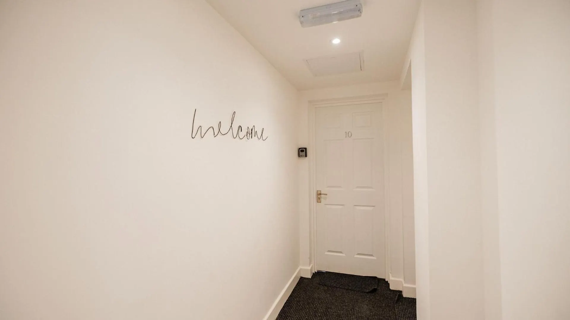 Legion House Apt Ten 미들즈브러 0*,